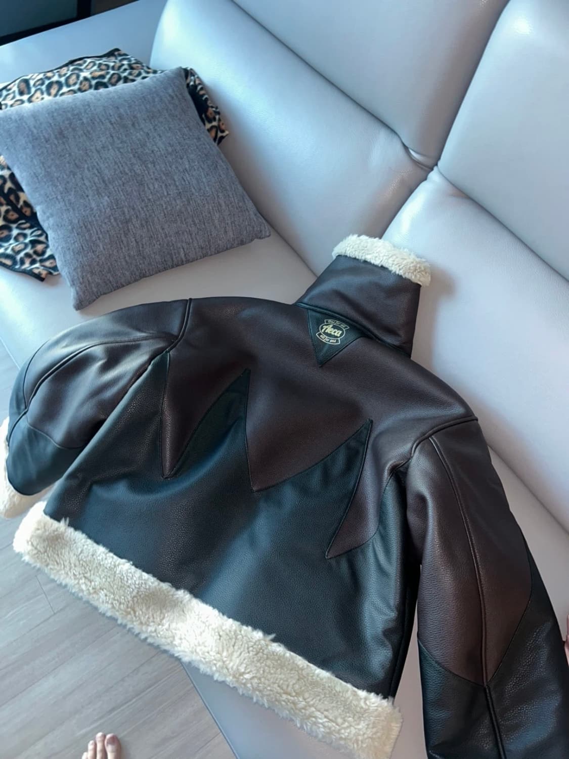 에이카화이트 무스탕자켓 상품이미지2