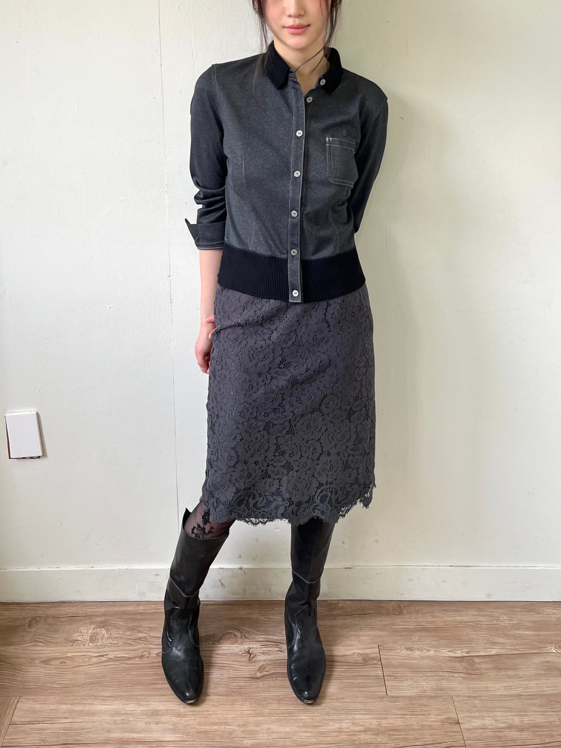 NATURAL BEAUTY BASIC 레이스 차콜 스커트 상품이미지7