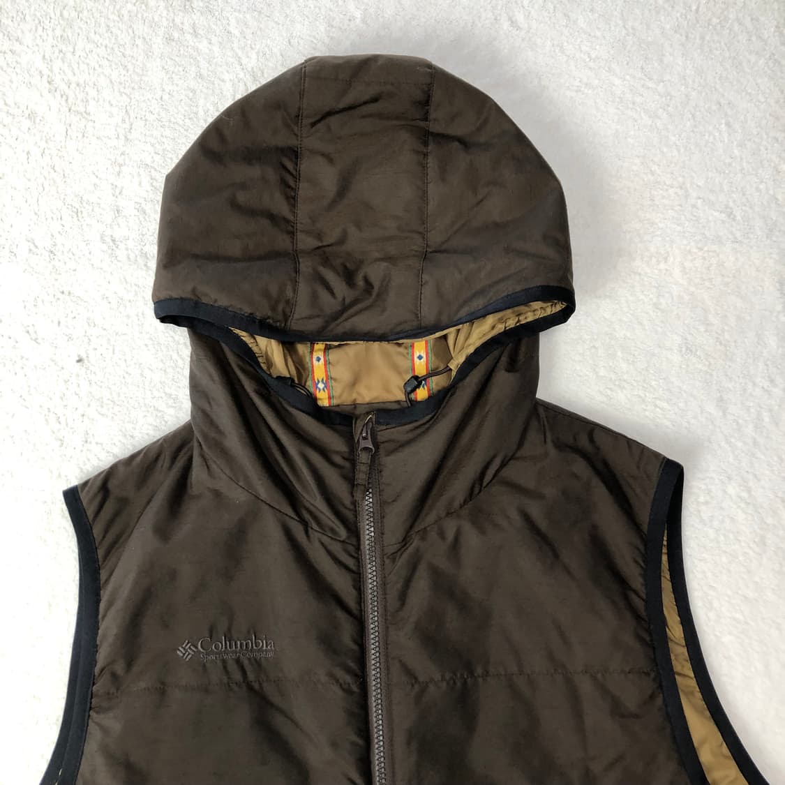 콜롬비아 애스닉 패턴 브라운 패딩 베스트  상품이미지4