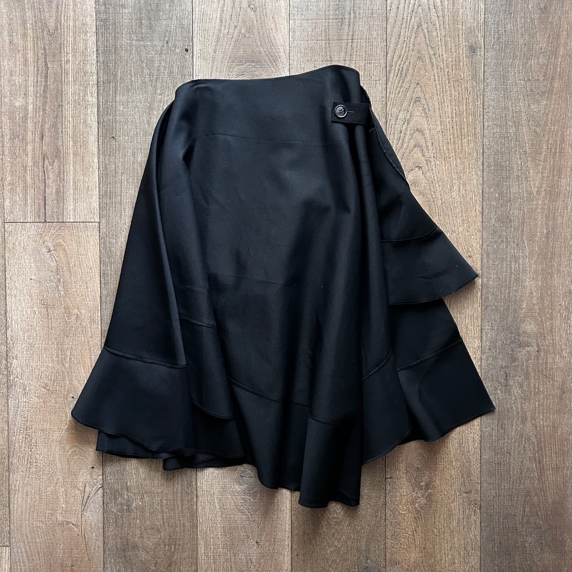 Transformed Asymmetry Ruffle Skirt 상품이미지5