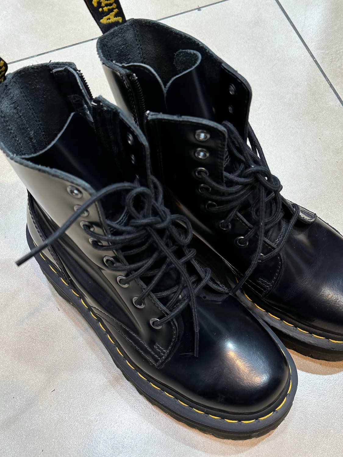 닥터마틴 1460 워커 240 상품이미지1