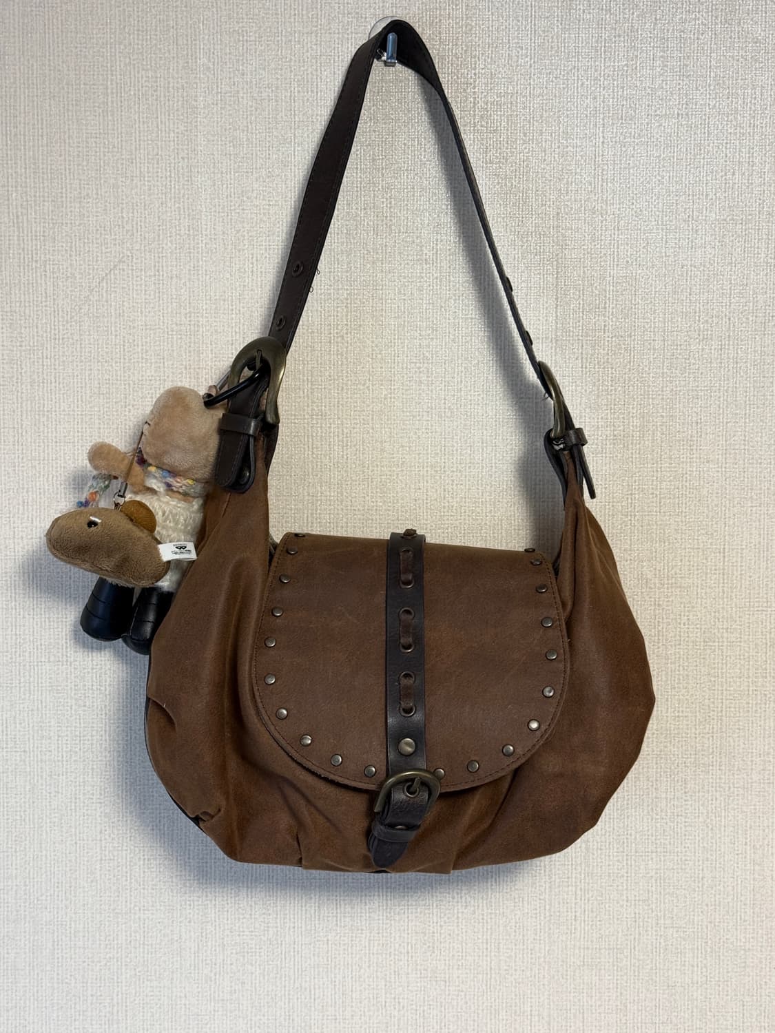 브라운 스웨이드 스터드 숄더백 빈티지 상품이미지3
