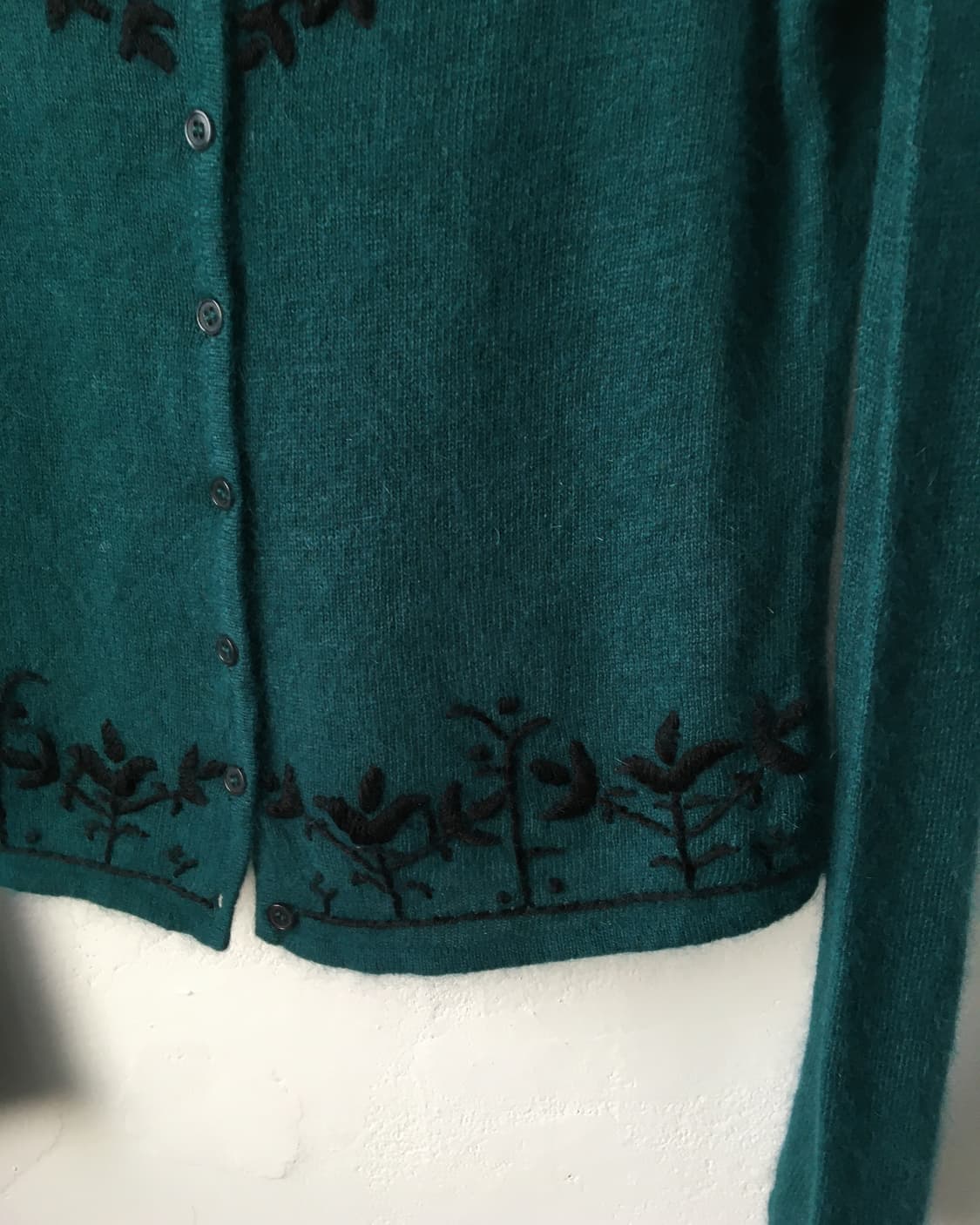 Embroidery point woolen knit cardigan 상품이미지4