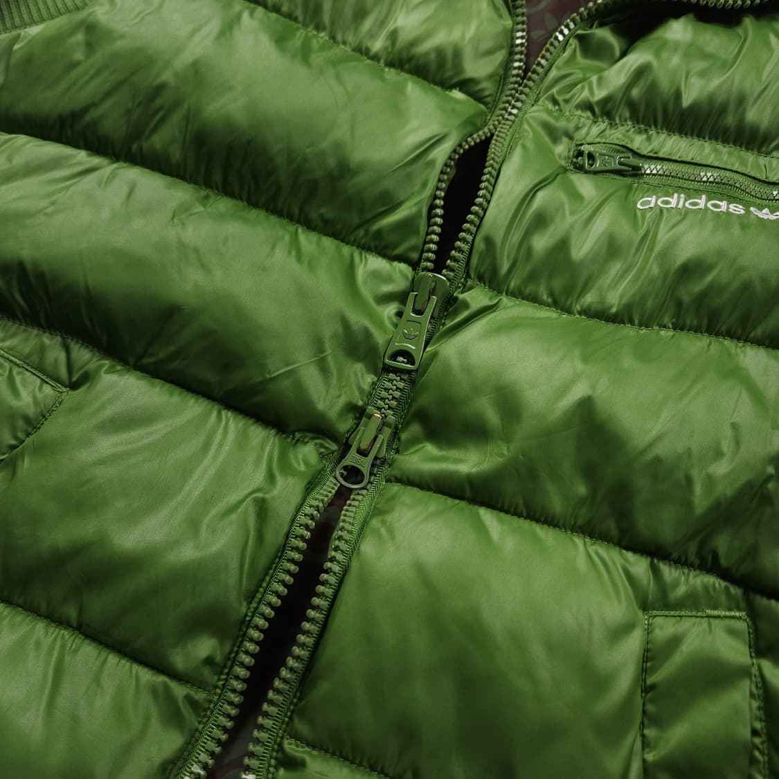 아디다스 y2k 올드스쿨 빈티지 글로시 패딩 베스트 (L)  상품이미지4