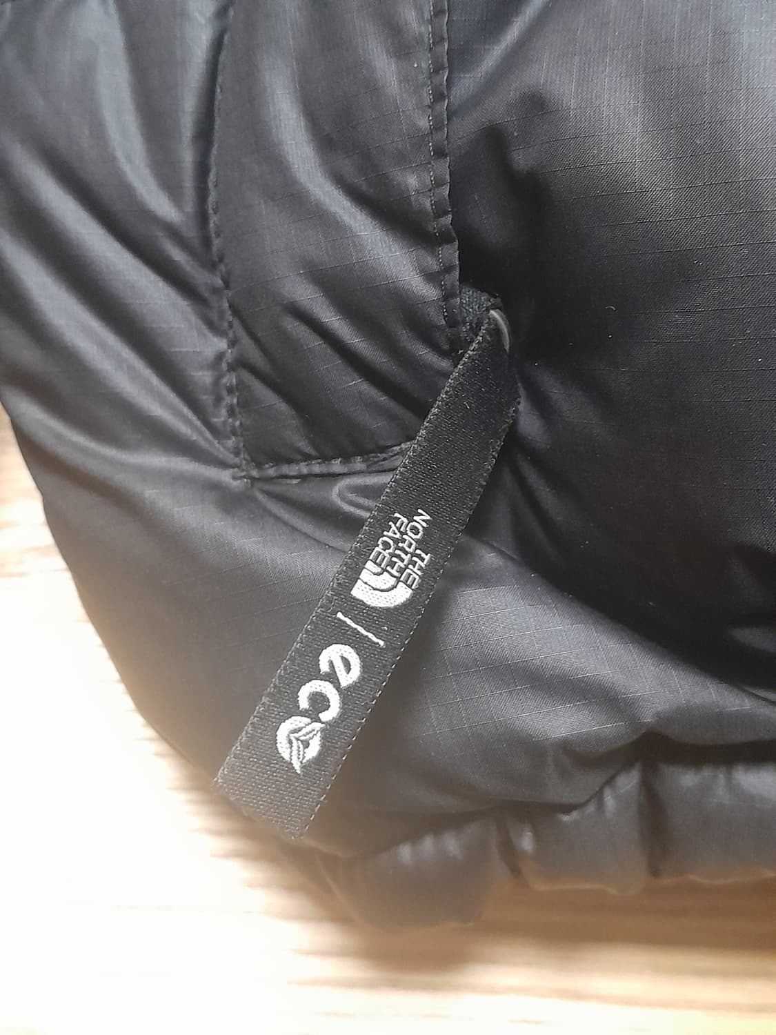 노스페이스 눕시 패딩 상품이미지3