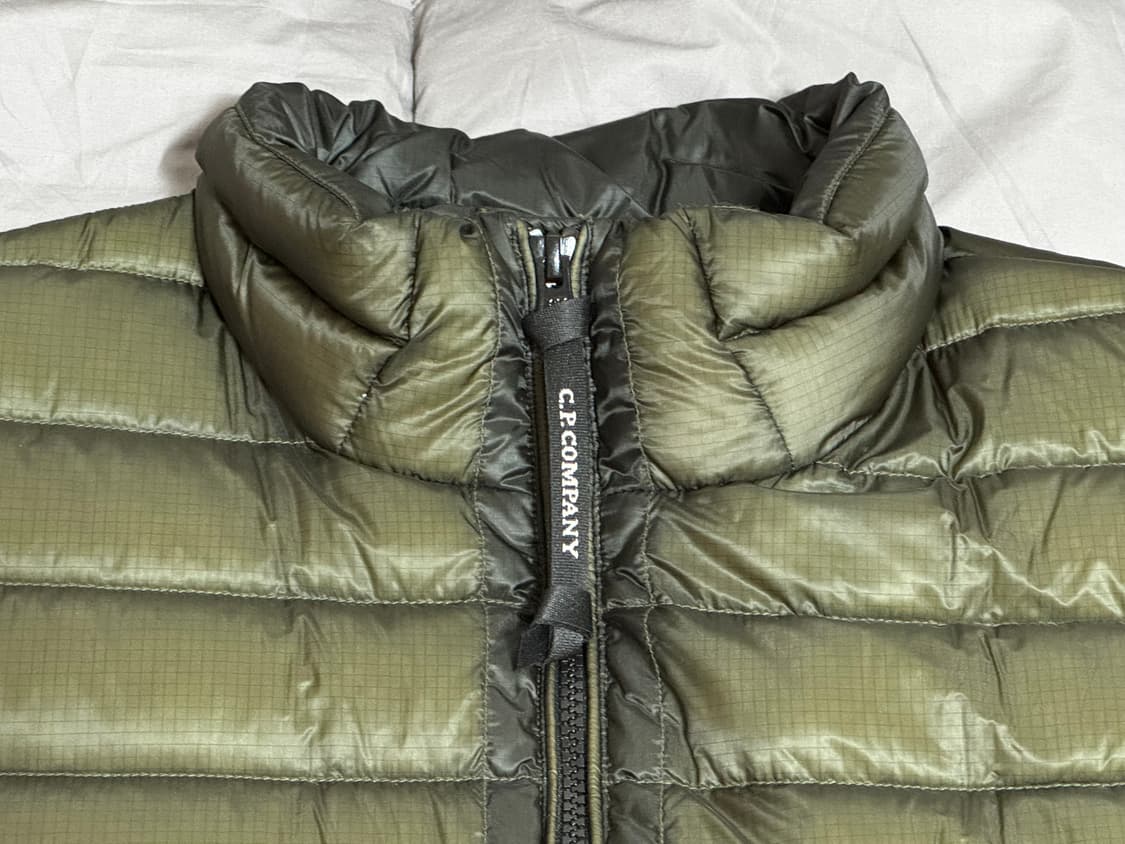 cp컴퍼니 dd쉘 패딩 S 상품이미지3