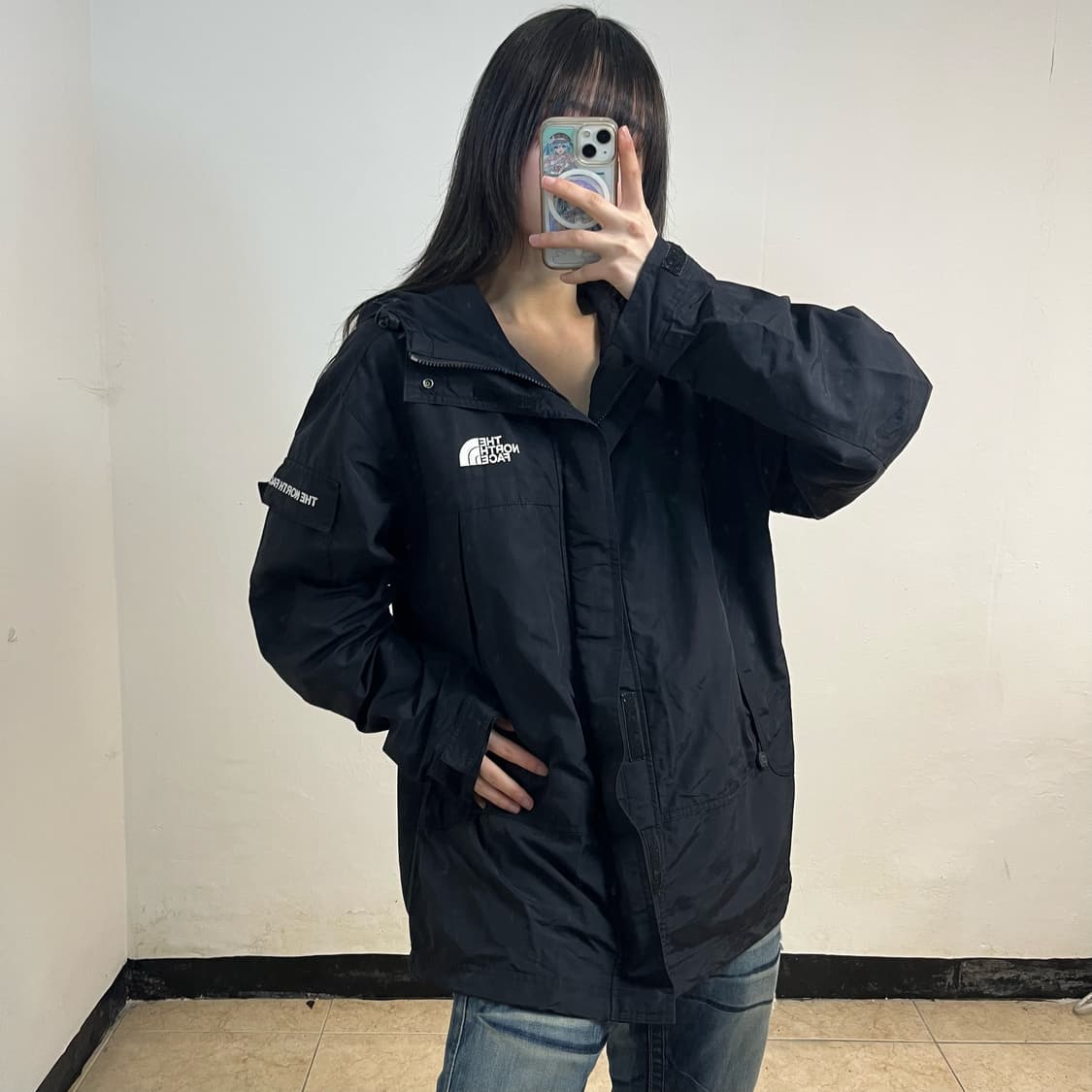 The North Face black windbreaker 상품이미지1