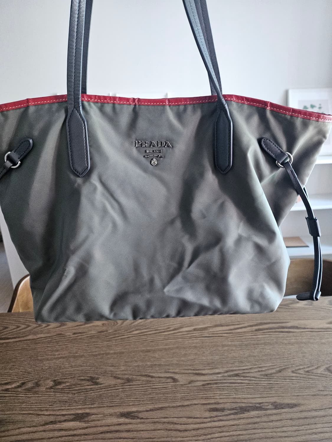 정품 프라다 쇼퍼백 상품이미지1