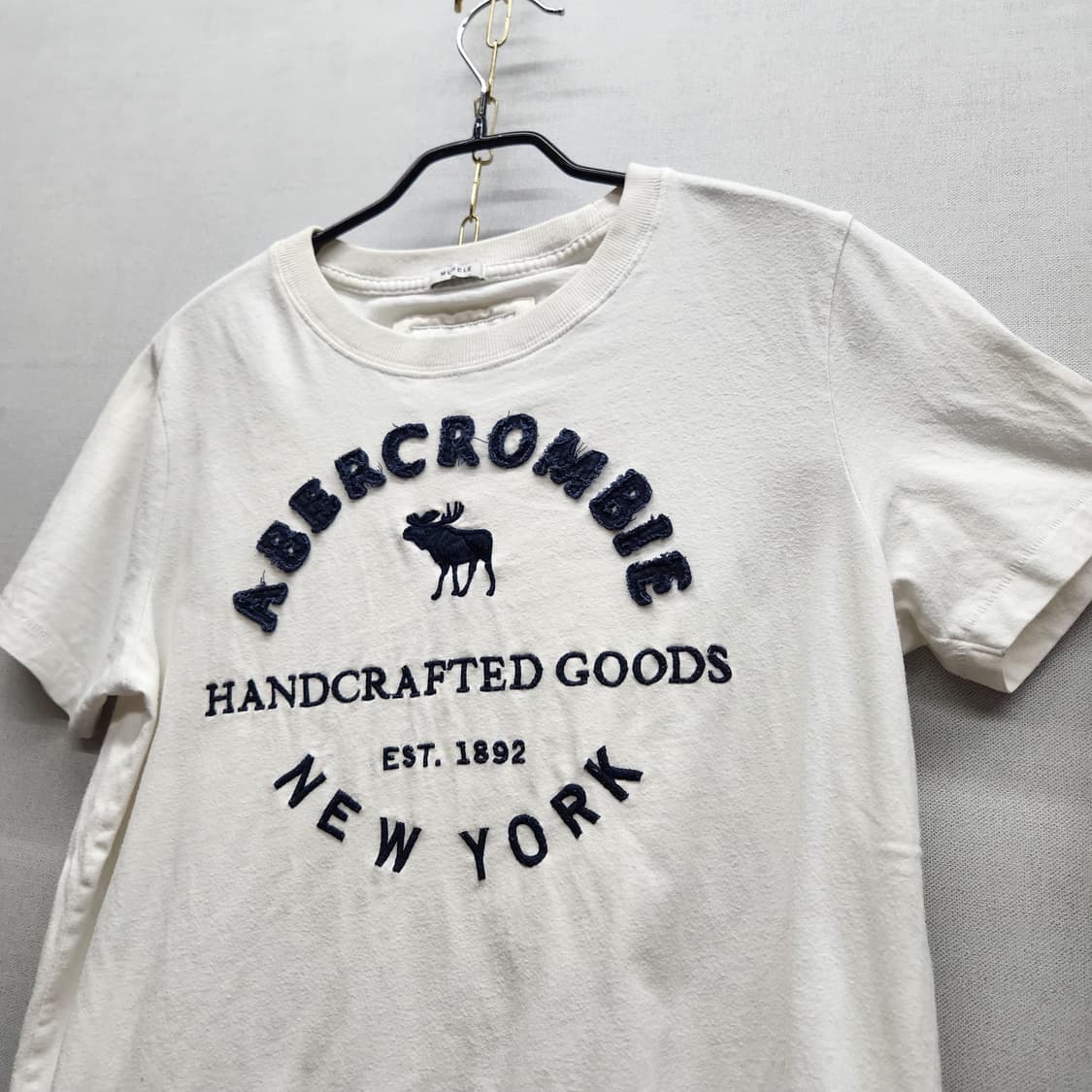 아베크롬비 Y2K 빅로고 반팔티 M(S) 상품이미지3