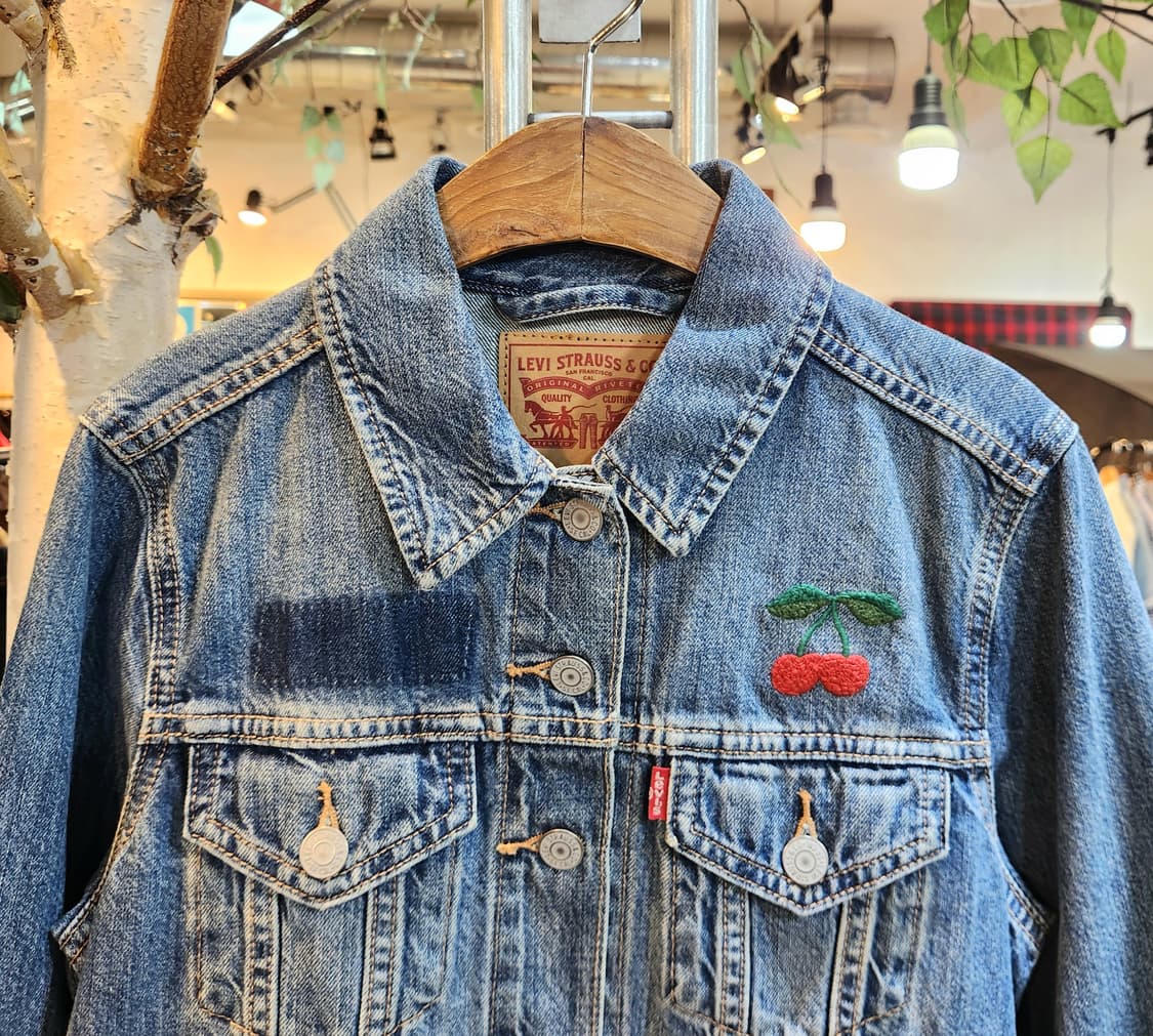 LEVIS 리바이스 체리 자수 데님  자켓 상품이미지3