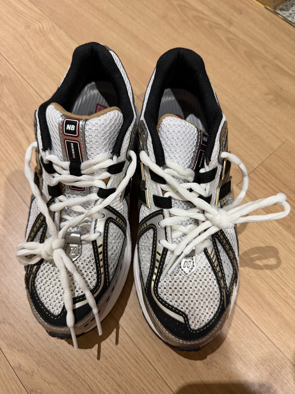 뉴발란스 1906R 메탈릭 245 상품이미지2