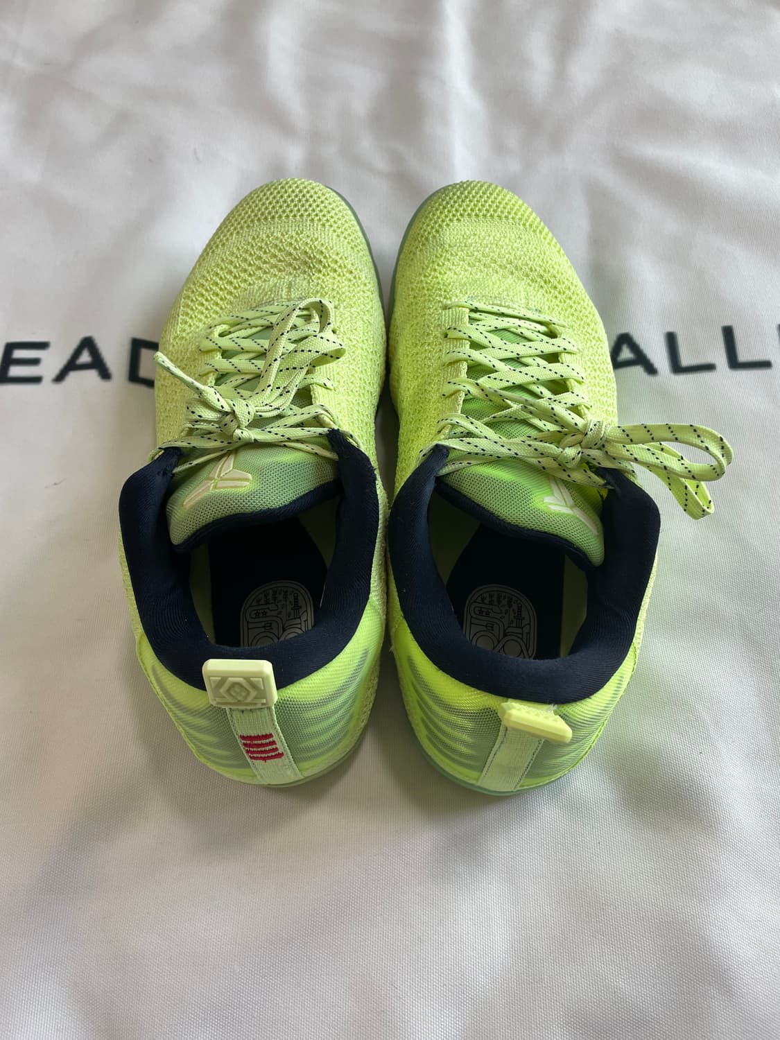 코비11 엘리트 4KB 고스트 오브 크리스마스 페스트 상품이미지3