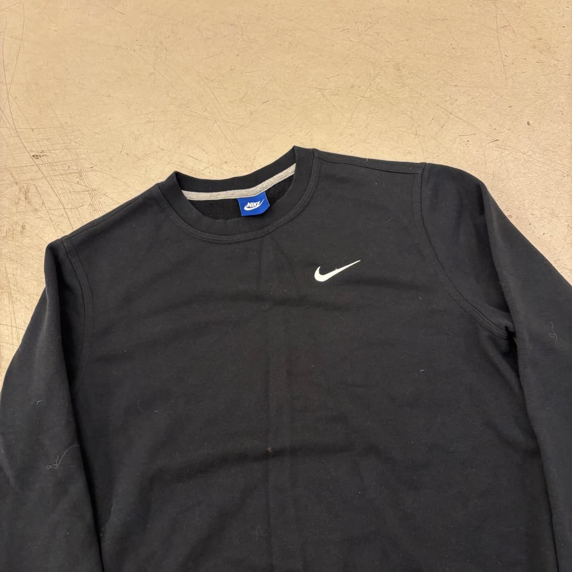 나이키 스우시 블랙 맨투맨 상품이미지2
