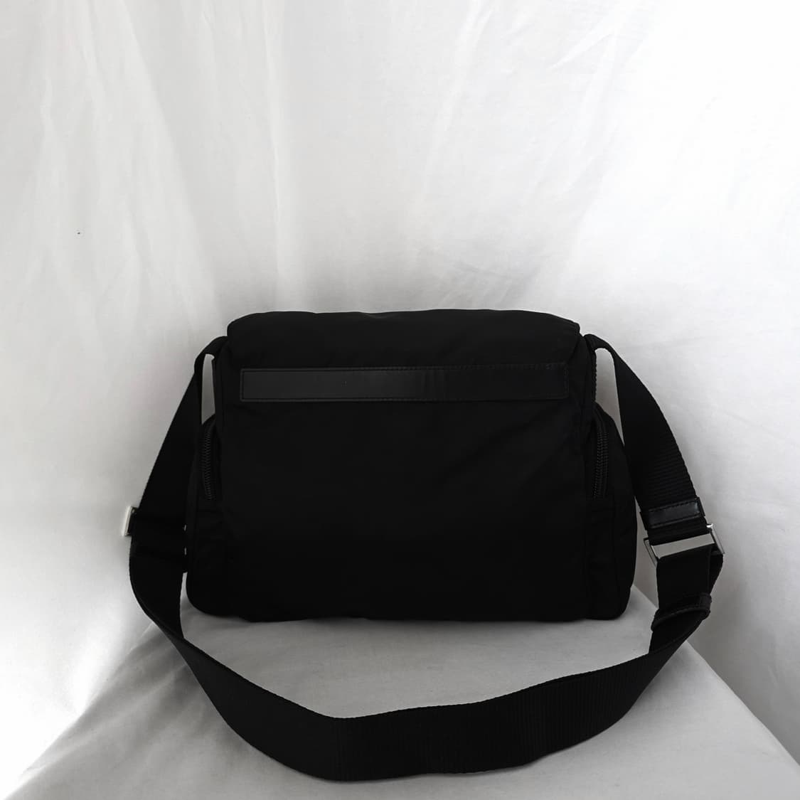 [정품 PRADA] 프라다 사이드 투포켓 나일론 크로스백 남녀공용 상품이미지4