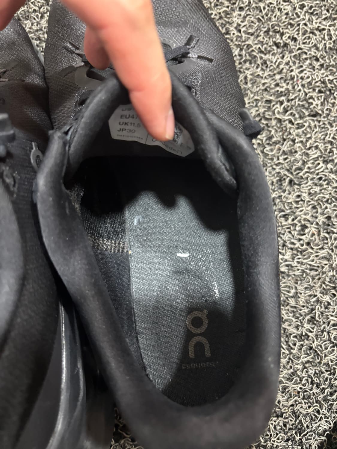 온 러닝 클라우드틸트 이클립스 블랙 M12 300 상품이미지9