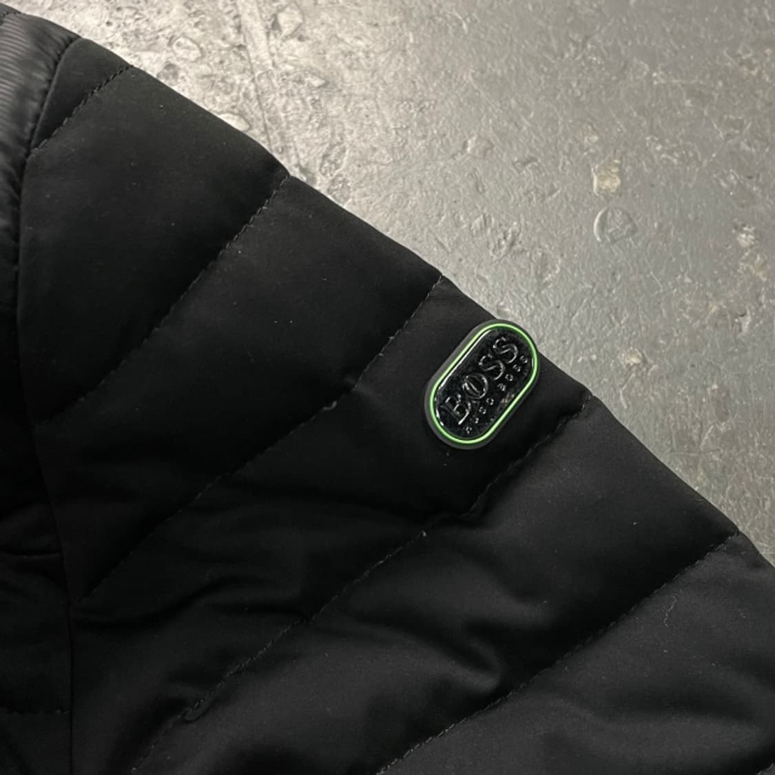 100 휴고보스 경량 패딩  상품이미지4