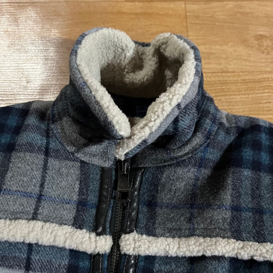 [키즈] 버버리 체크 양털 자켓 상품이미지3