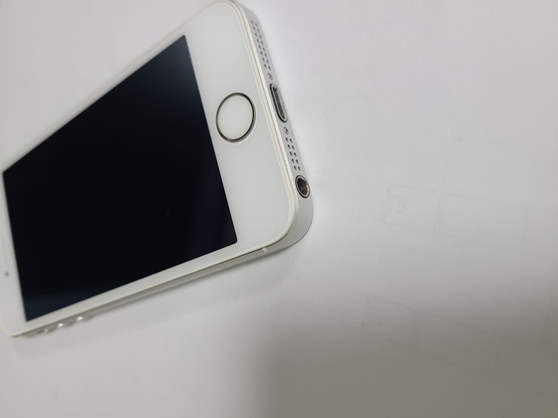 아이폰se 실버 32G 미국판무음 배터리100 상품이미지6