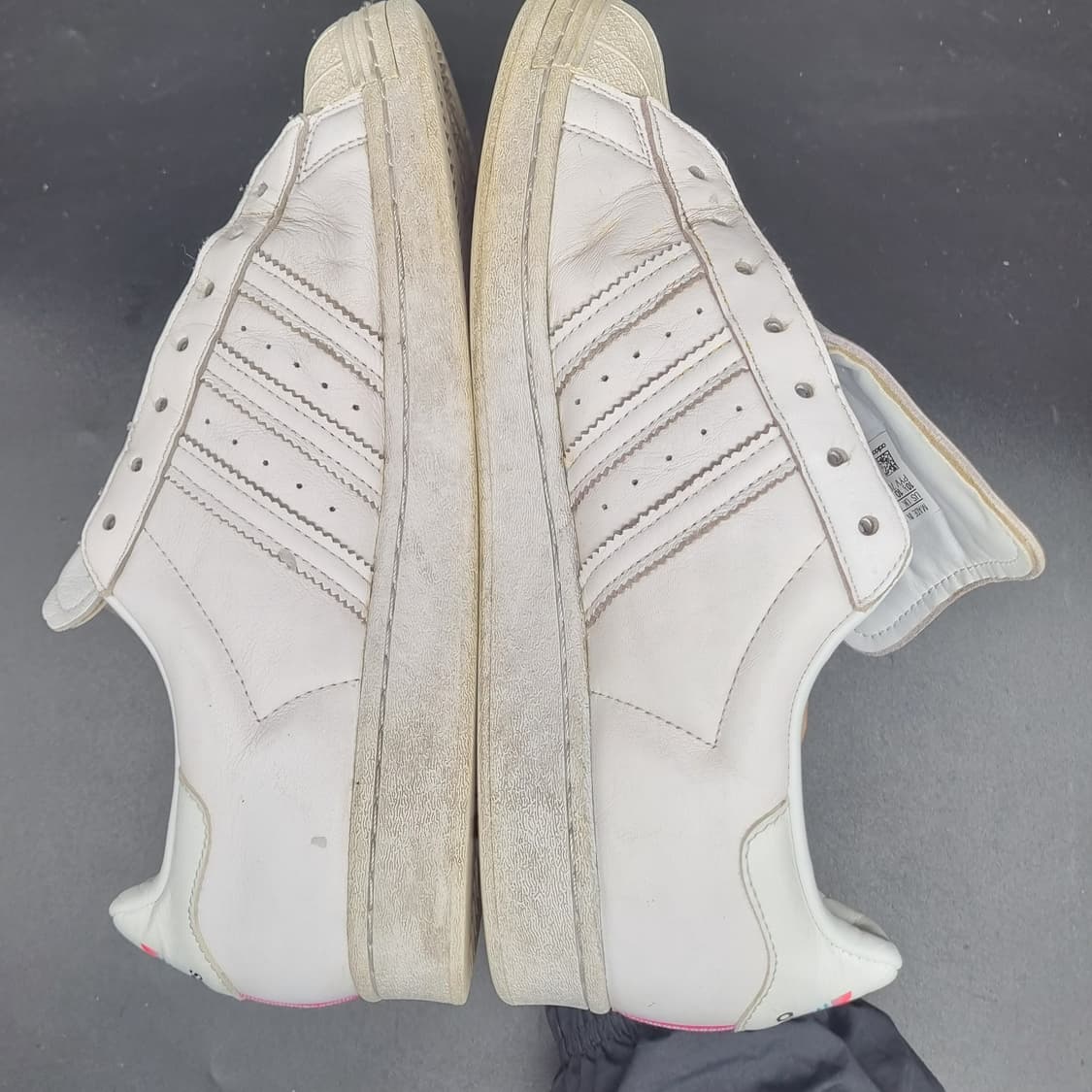 아디다스 슈퍼스타 레더남성운동화285 상품이미지5