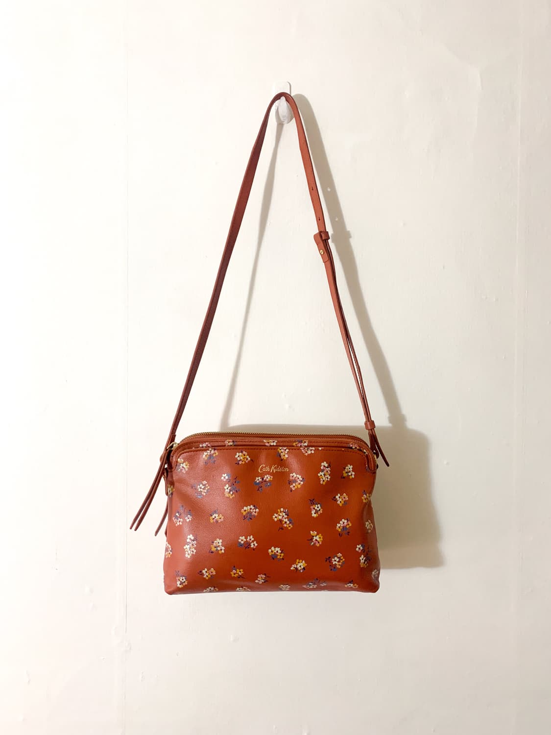 캐스키드슨 플라워 가죽 숄더백 상품이미지2