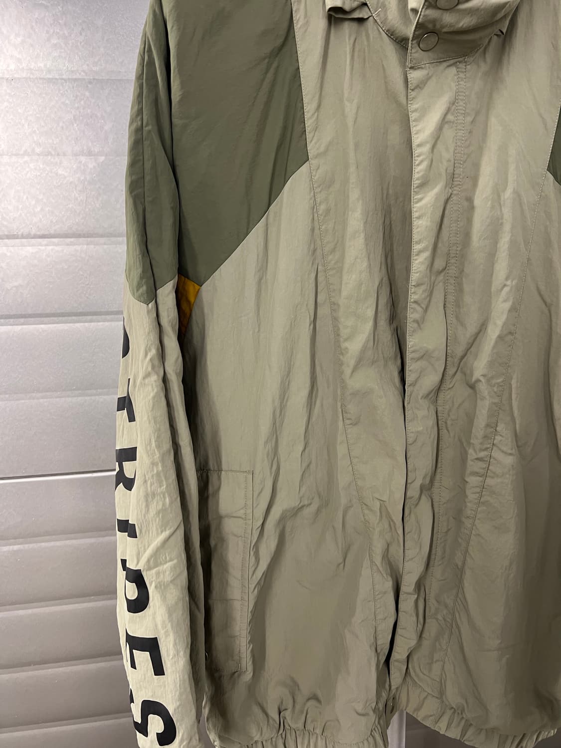 아디다스 우븐 올리브색 바람막이 2XL 상품이미지3