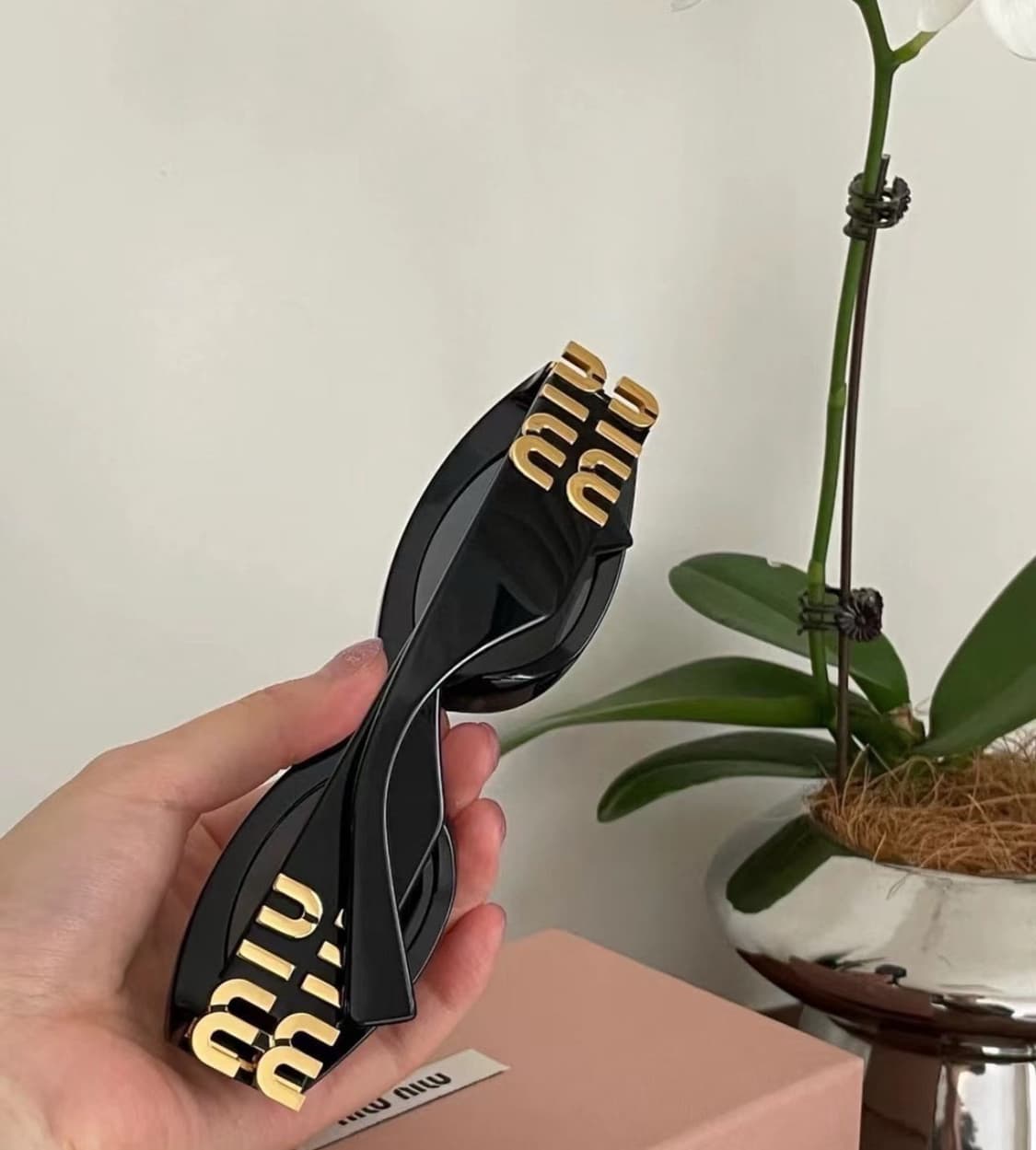 미우미우 하드코어 자외선 차단으로 얼굴 작아 보이는 선글라스 상품이미지2