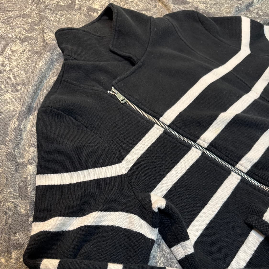 levani jacket stripe zip sweater 상품이미지5