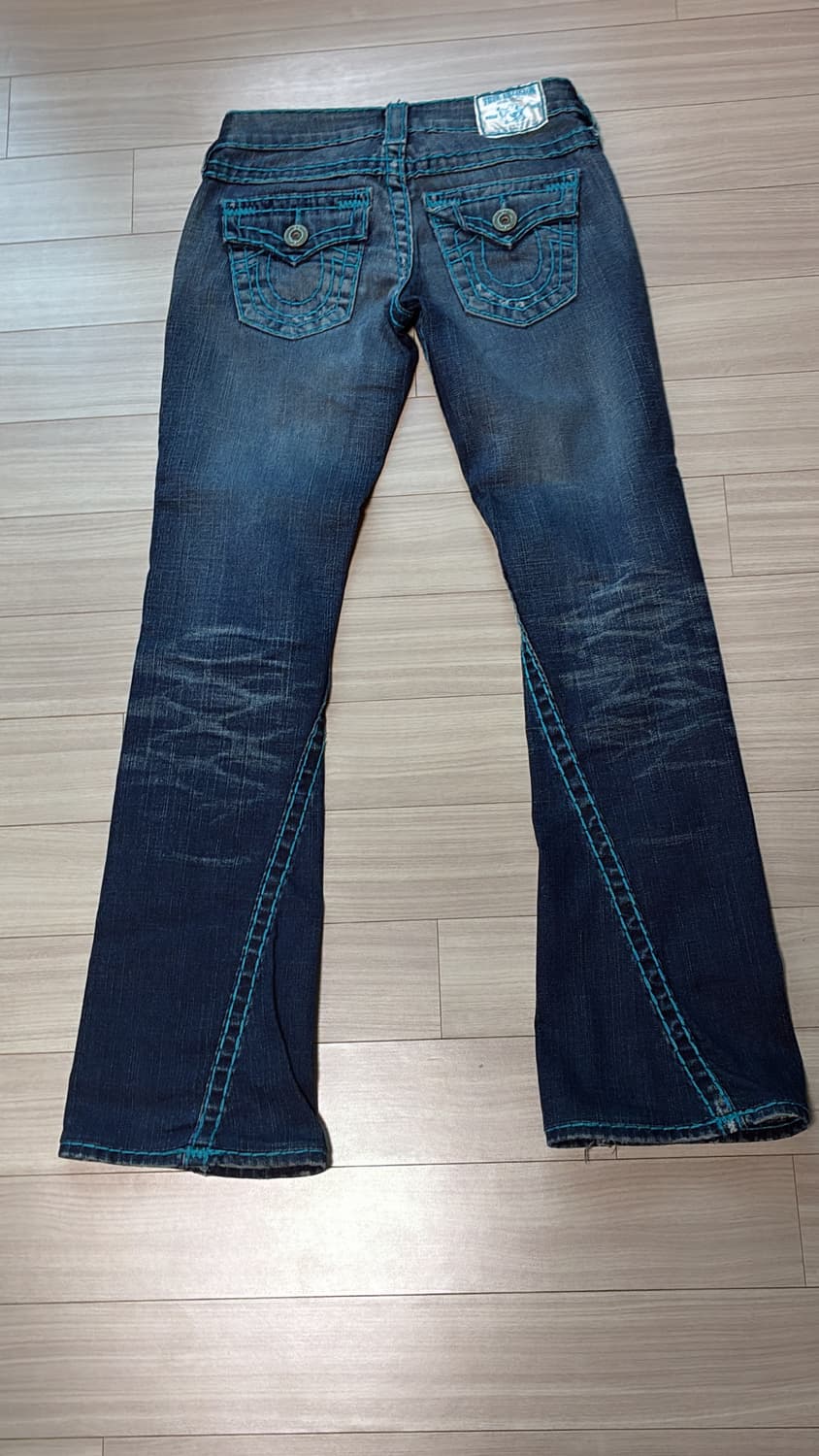 트루릴리젼 터콰이즈 스티치 부츠컷 데님 상품이미지3