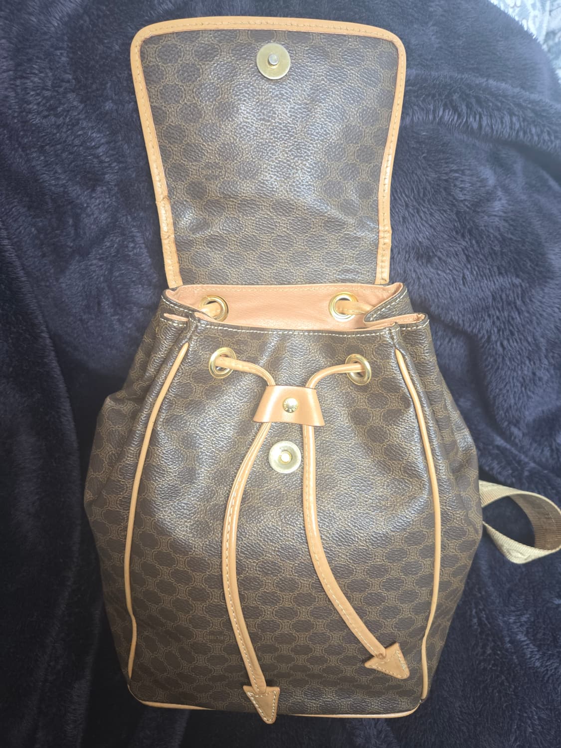 셀린느 마카담 백팩(급매) 상품이미지5