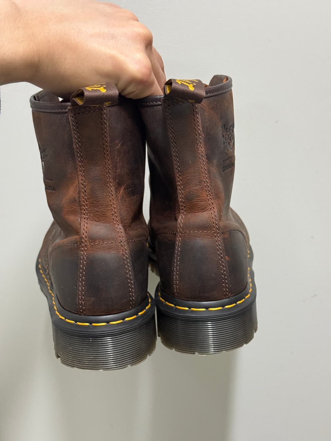 닥터마틴 디스이스네버뎃 1460 왁스드 풀 그레인 브 라운 280 상품이미지6