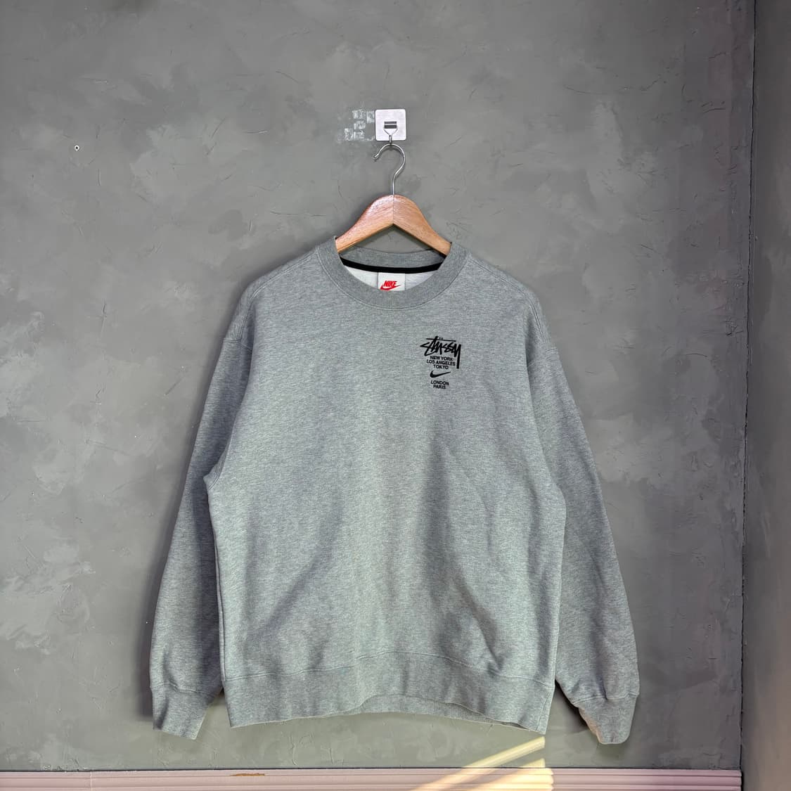 나이키 x 스투시 NRG ZR 맨투맨 헤더 그레이  상품이미지1