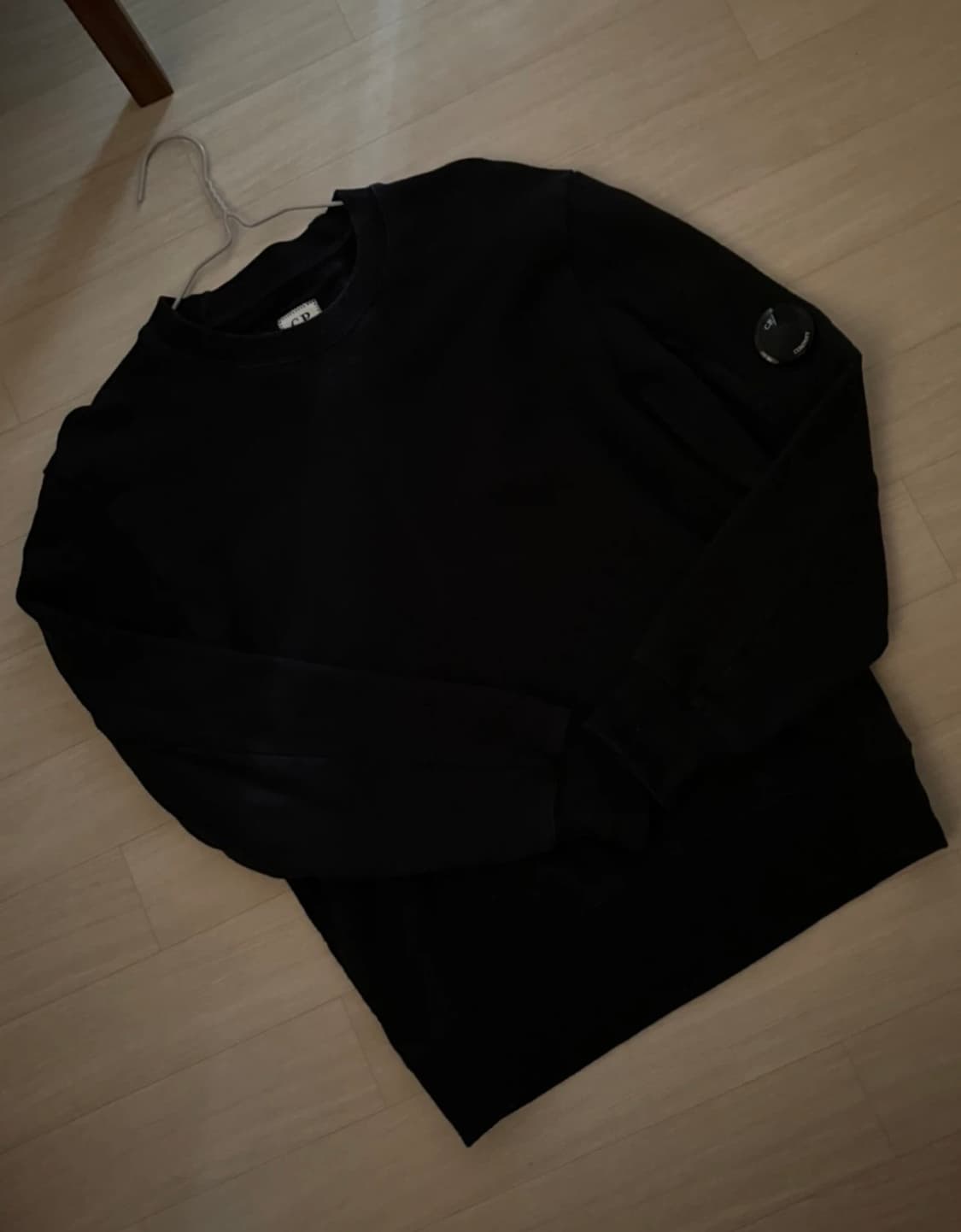 cp컴퍼니 렌즈 맨투맨 상품이미지1