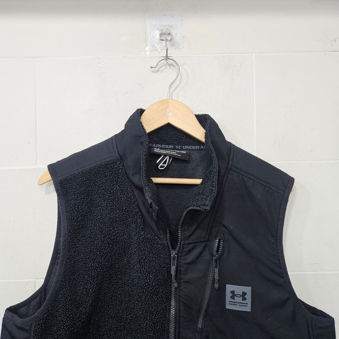 언더아머 뽀글이 조끼 베스트 상품이미지2