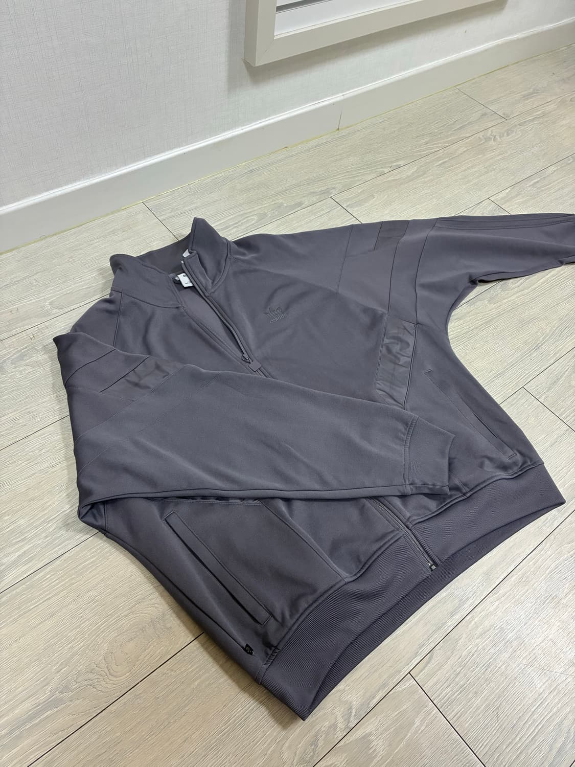 아디다스 리카이브 트랙탑 트레이스 그레이 상품이미지1