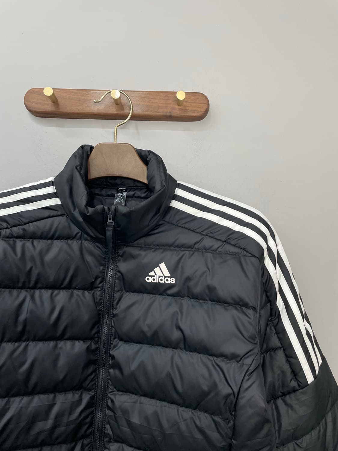 아디다스 에센셜 블랙 다운 패딩 H1341 상품이미지3