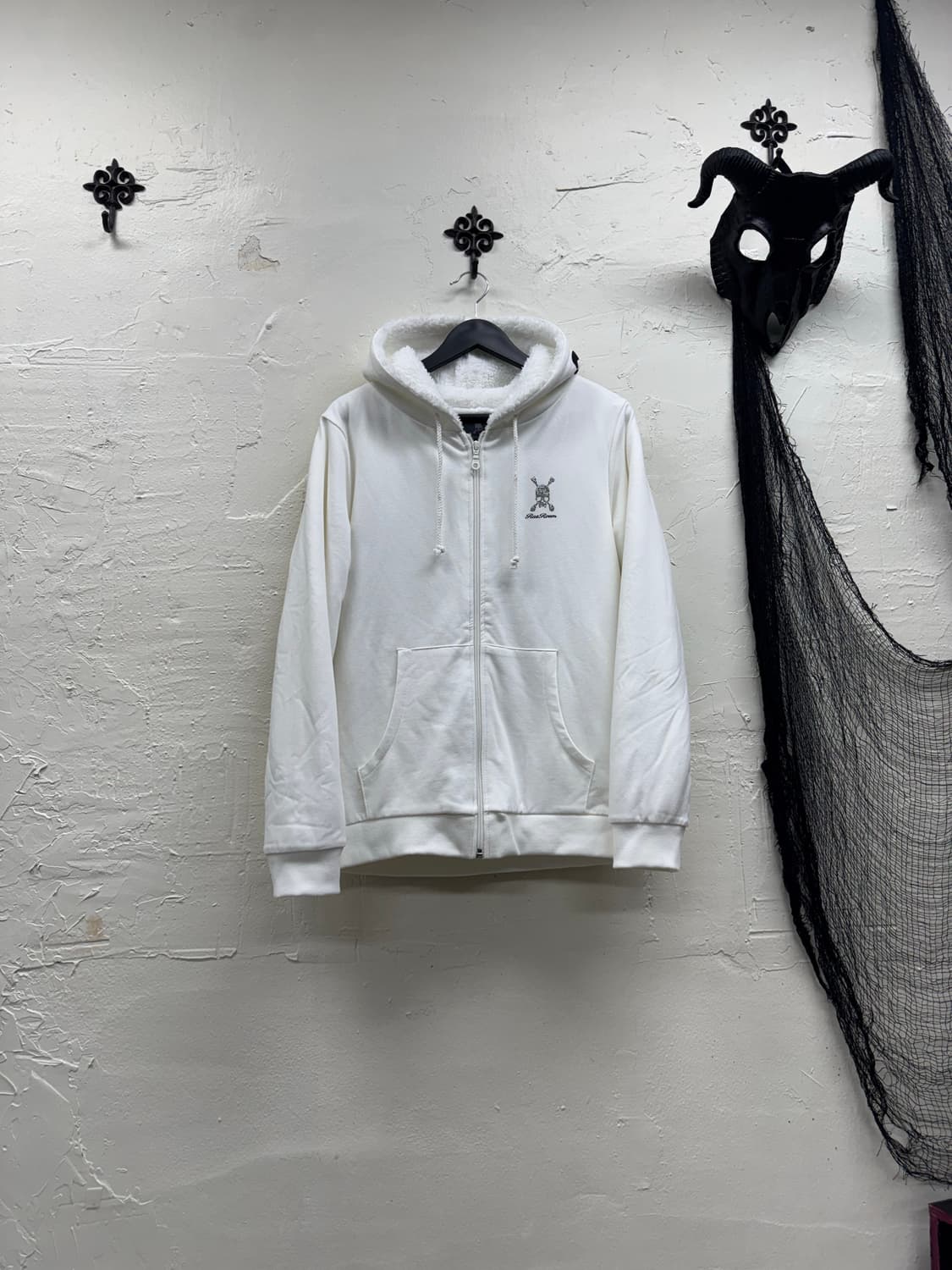 Roen 00s swarovski skull fur hood 상품이미지3