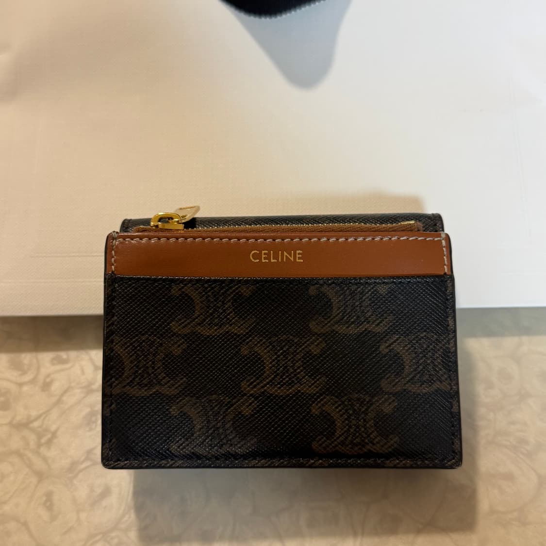 셀린느 트리옹프 캔버스 코인 월렛 탄 카드지갑 상품이미지3