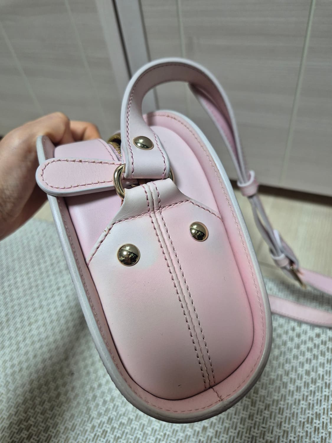 (정품) 아페쎄 A.P.C 하프문 크로스백 우유핑크 상품이미지10