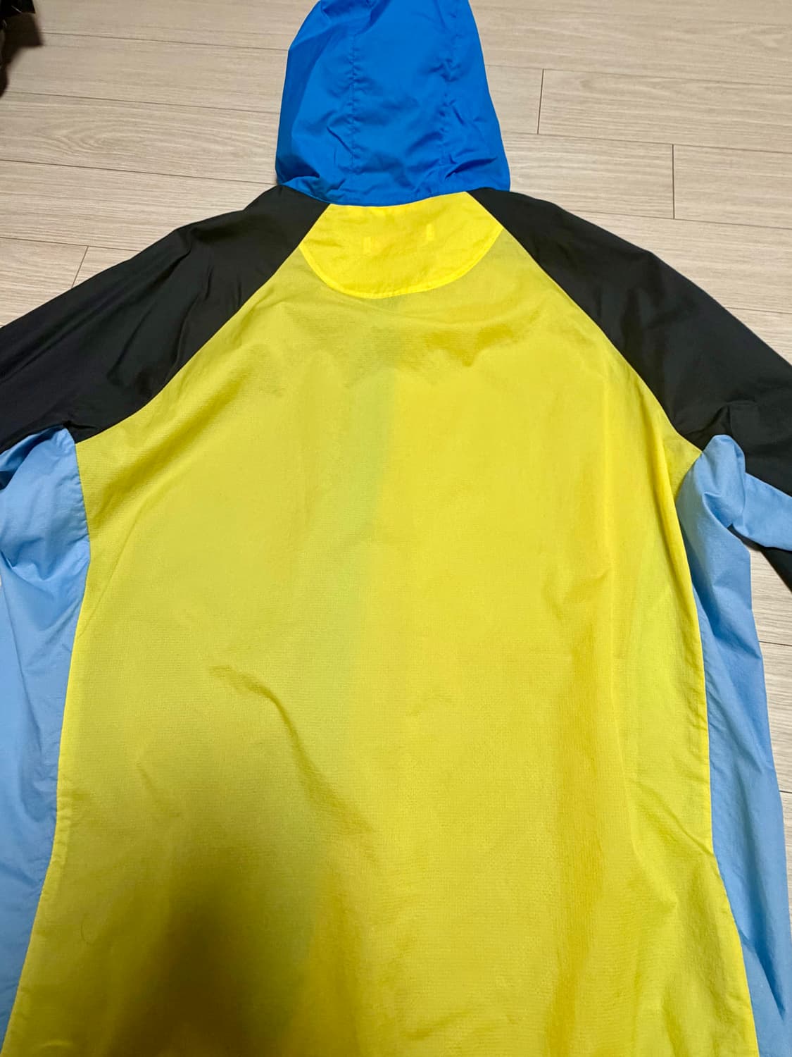 마르니 x 유니클로 콜라보 바람막이  상품이미지3