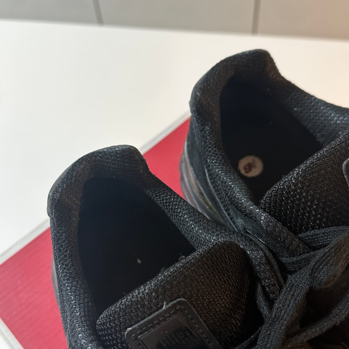 뉴발란스 990v4 트리플블랙 275 상품이미지4