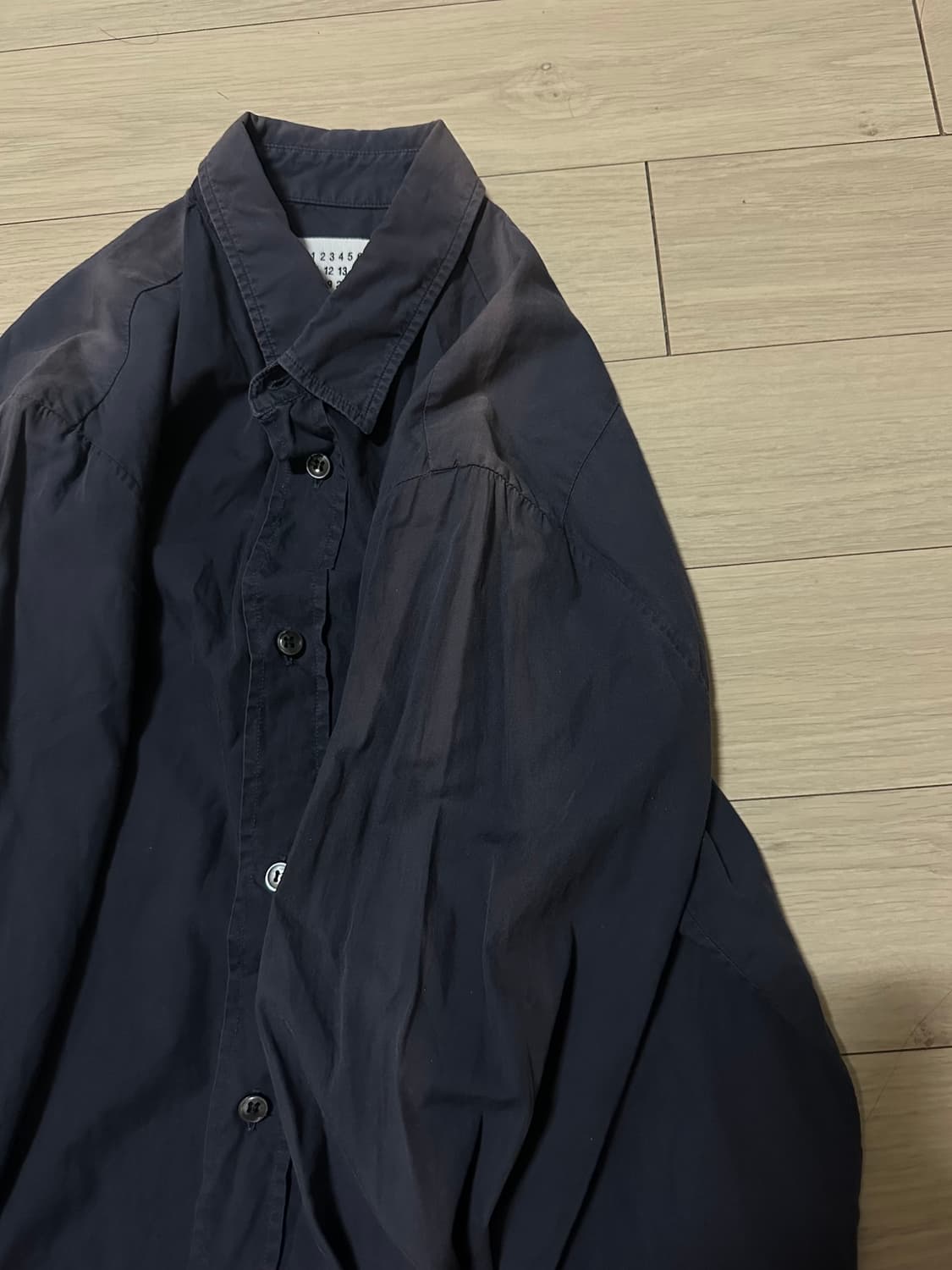 [46] maison margiela 13aw 레귤러 카라 셔츠 네이비 상품이미지3