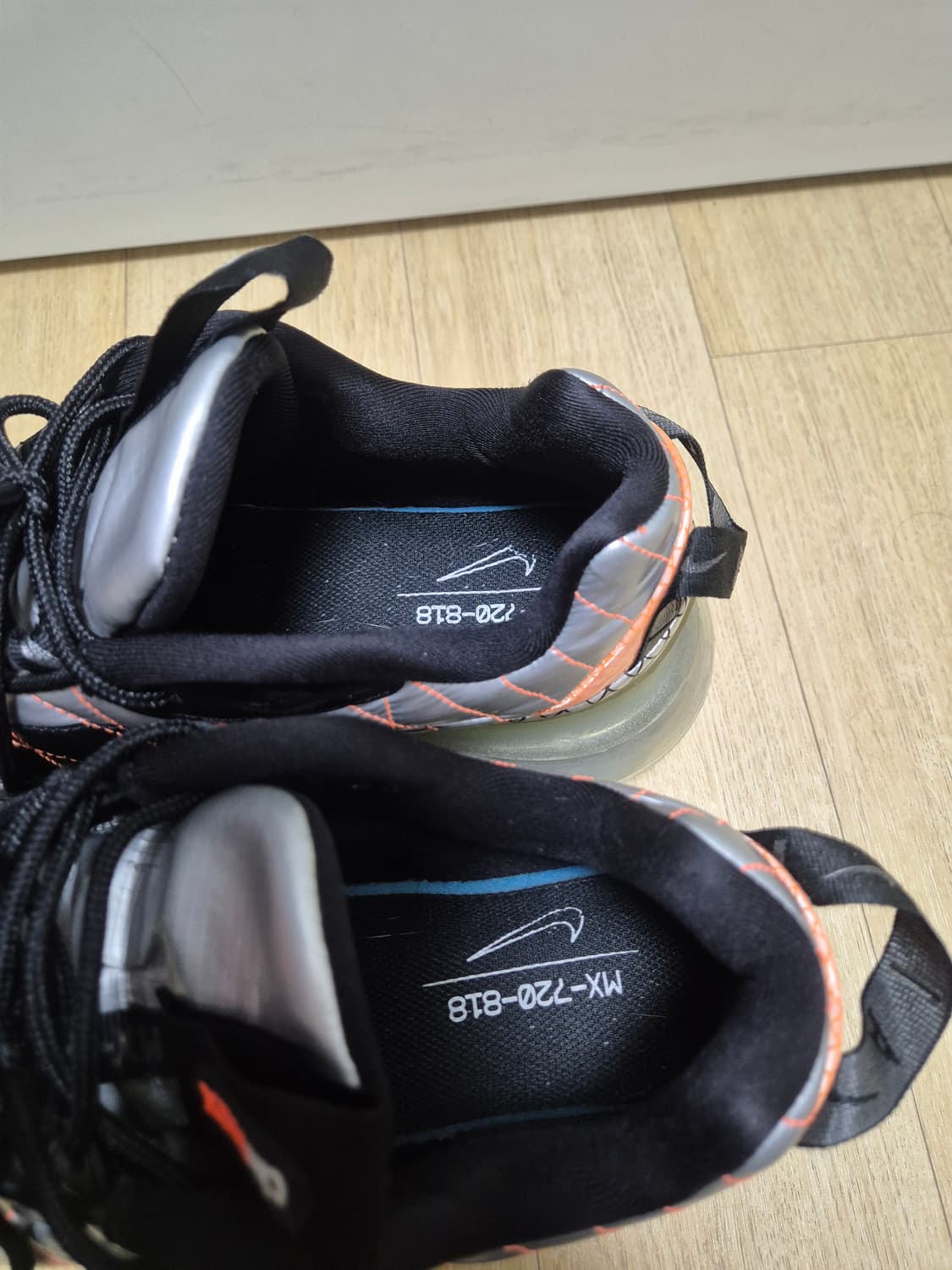 나이키에어맥스 720 실버 상품이미지3