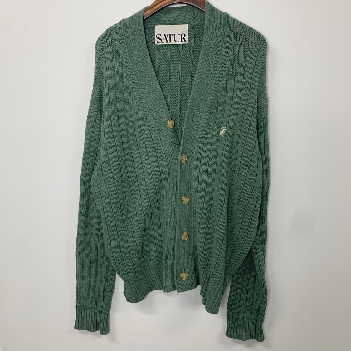 세터 자수로고 그린 니트 버튼 가디건 상품이미지2