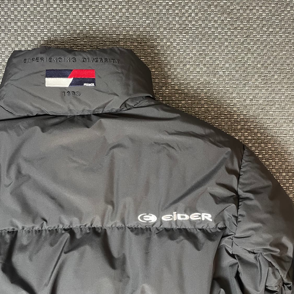 아이더 화이트 로고 블랙 푸퍼 다운 패딩 M 상품이미지4