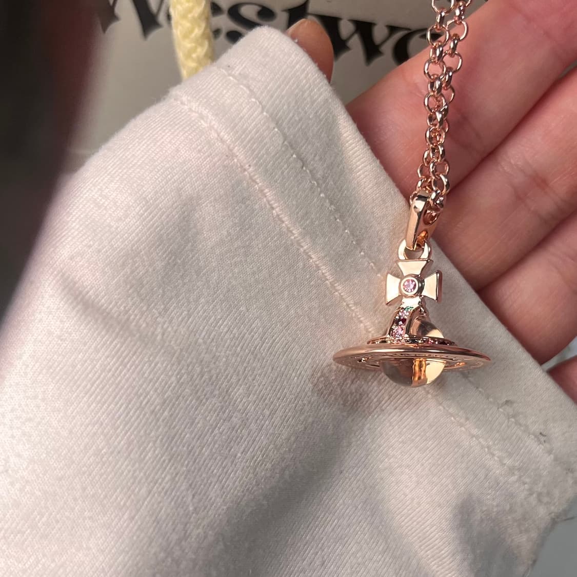 비비안웨스트우드 뉴 타이니 로즈골드orb  목걸이 상품이미지8