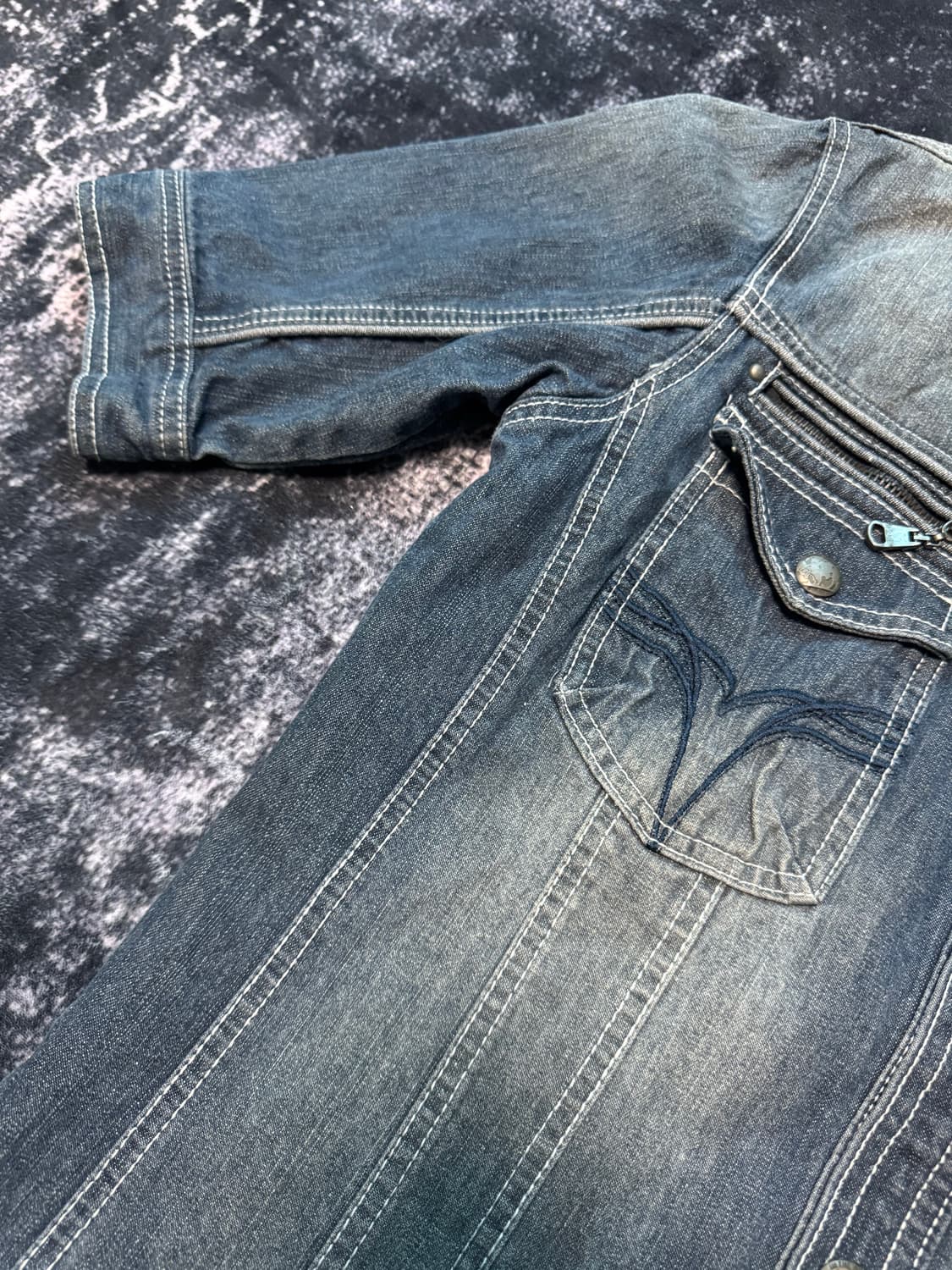 ”In the Attic“ Short Denim Jacket 상품이미지3