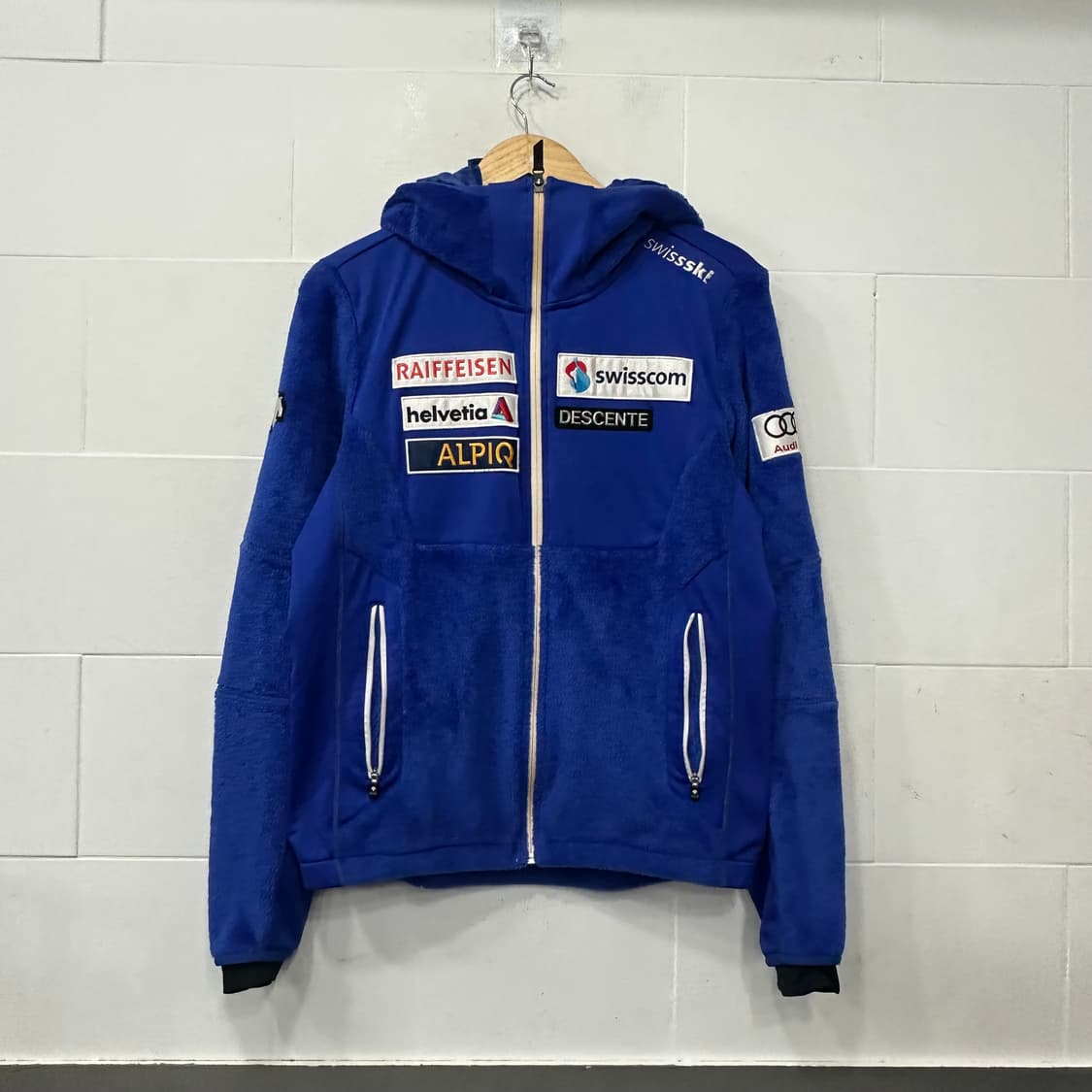 데상트 플리스 자켓 상품이미지1