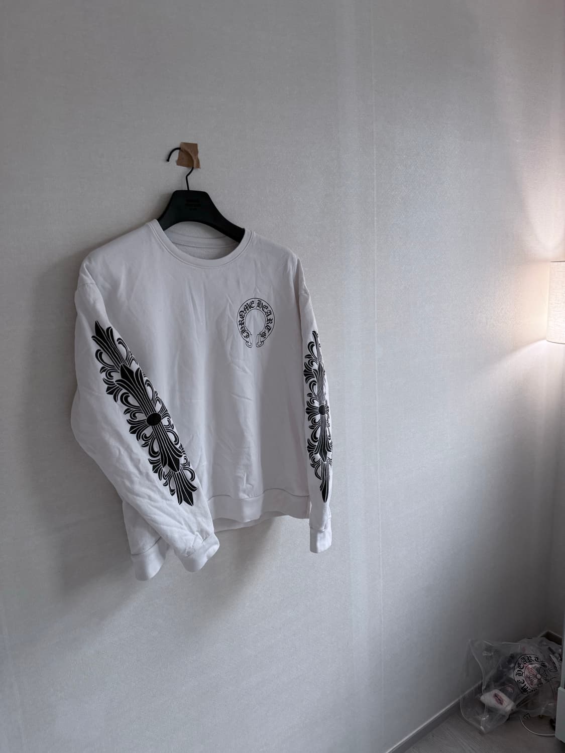 [최저가] 크롬하츠 플로럴 홀스슈 맨투맨 S 상품이미지2