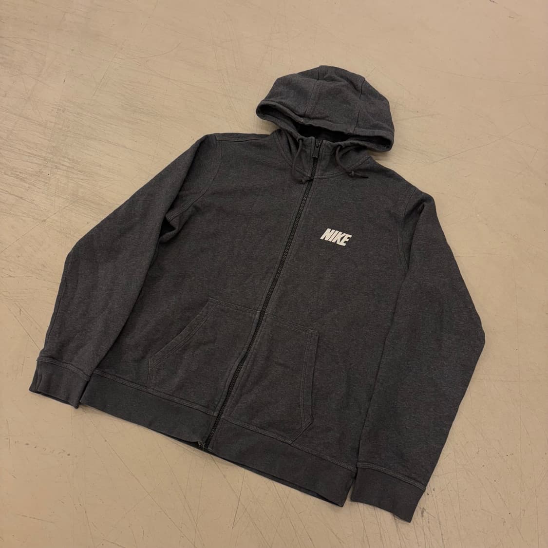 나이키 스몰로고 차콜 후드집업 상품이미지1