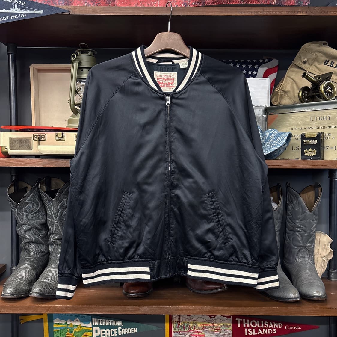 리바이스 빈티지핏 캐주얼 사틴 바시티 자켓 N783 상품이미지1